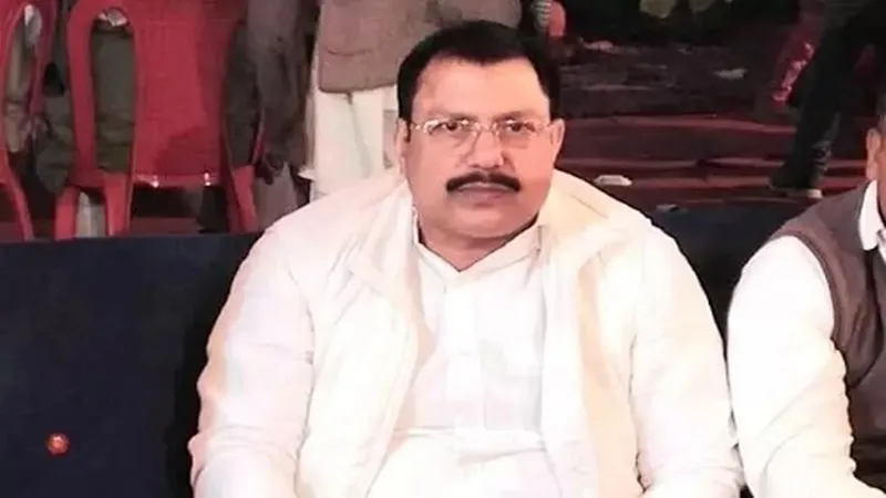  UP के टॉप 61 बदमाशों की फेहरिस्त में शामिल गोरखपुर के दुर्दांत माफिया राकेश यादव ने किया सरेंडर