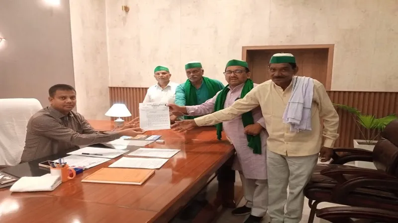 अयोध्या: आश्वासन के बावजूद नहीं हुई कार्रवाई, कमिश्नर व एसएसपी को फिर ज्ञापन, जानें मामला