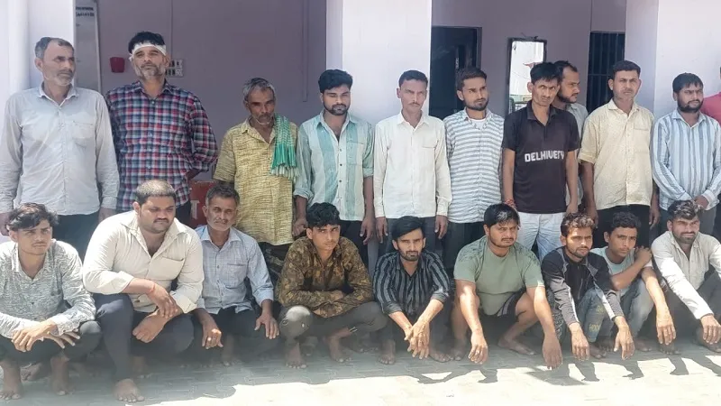 संभल:  शोभायात्रा को लेकर मारपीट-पथराव में चार घायल, 43 गिरफ्तार