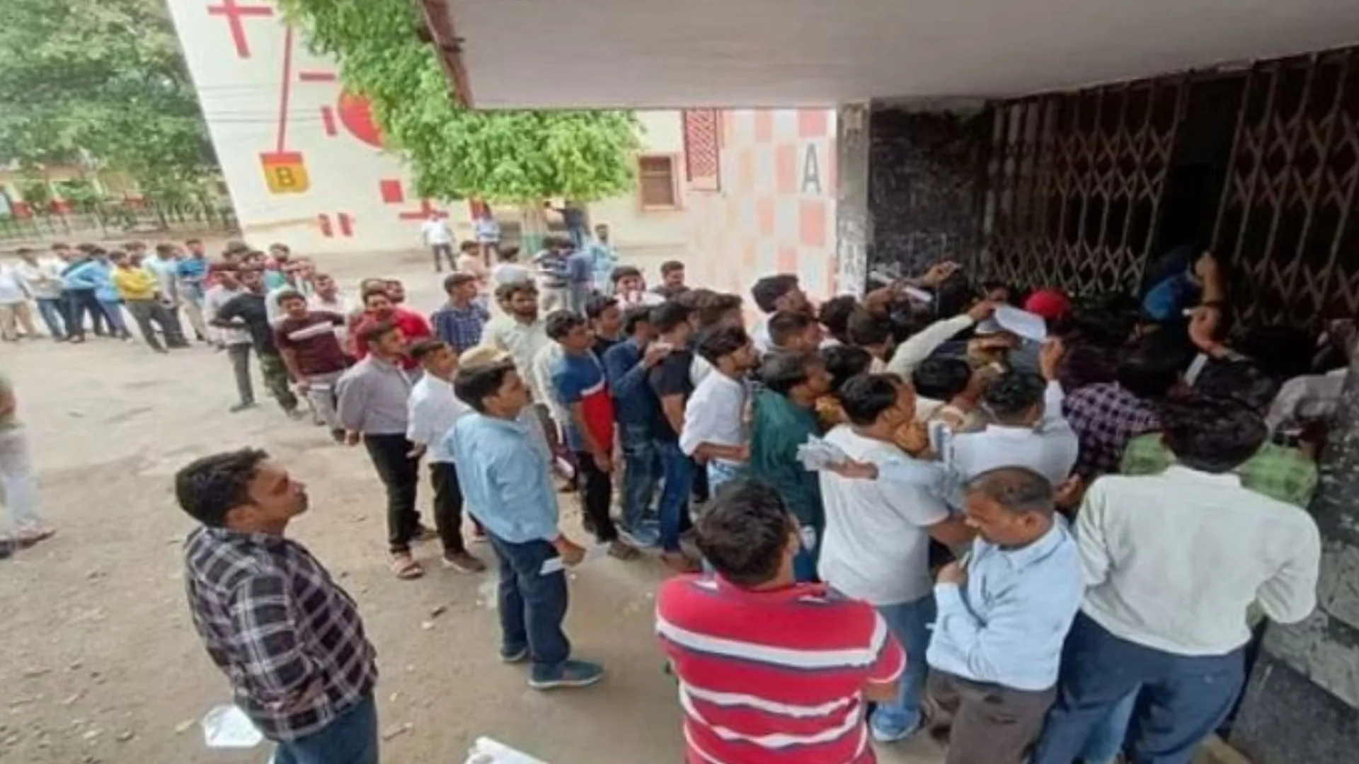 बरेली: आर्मी मैन समेत उत्तर प्रदेश अधीनस्थ सेवा चयन आयोग में पकड़े गए सात सॉल्वर