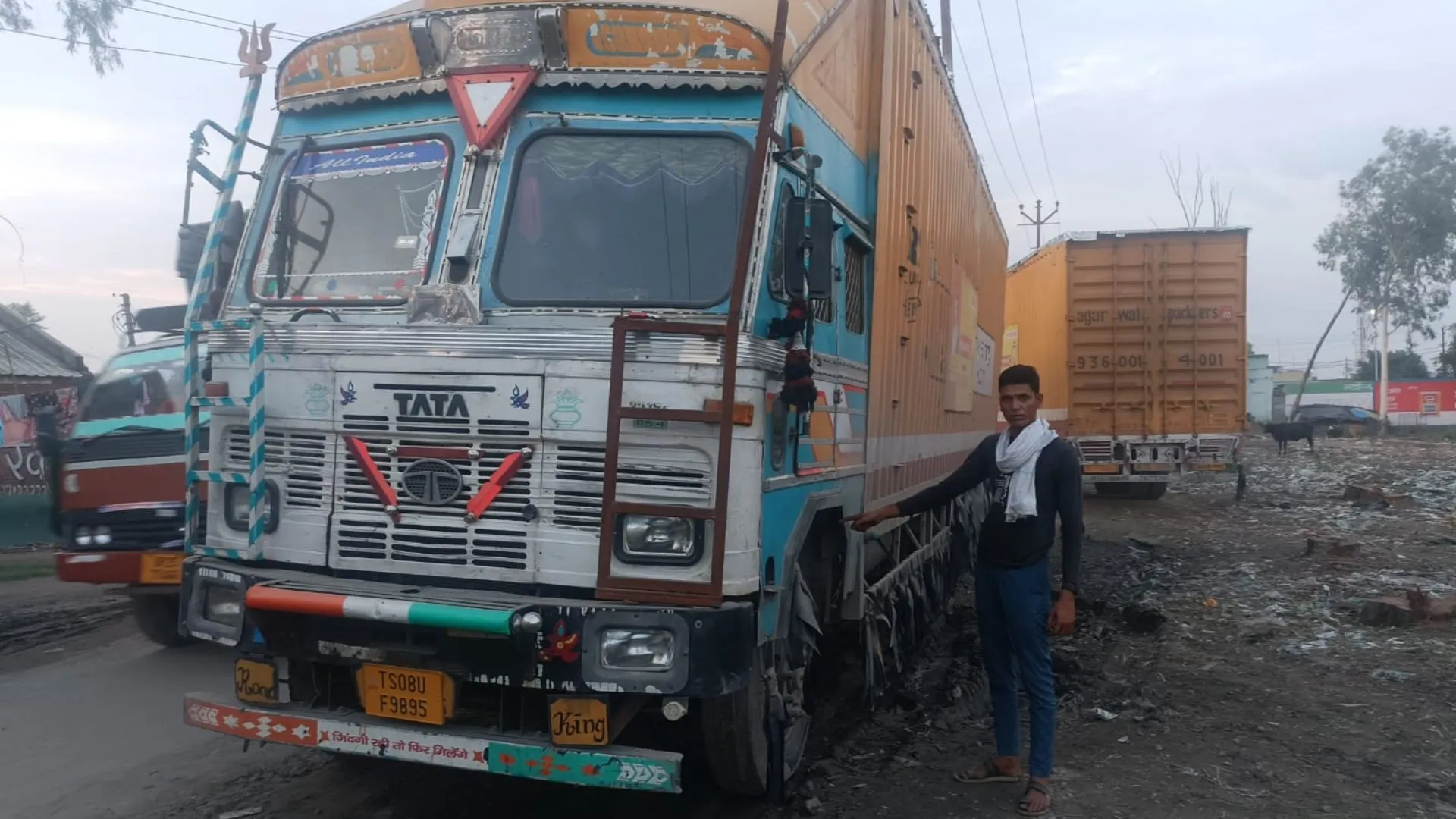 बरेली: दो ट्रक में से चोरों ने उड़ाए ढाई लाख के माल, जांच में जुटी पुलिस