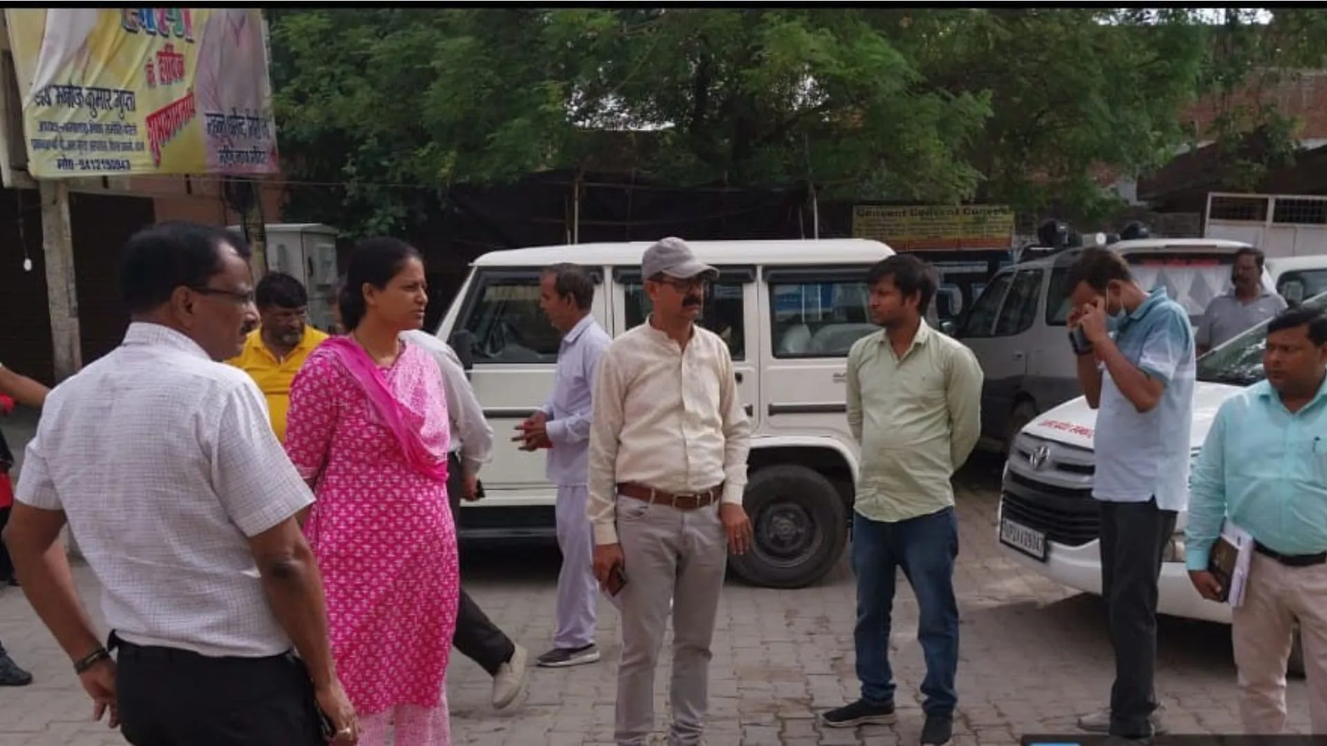 बरेली: नगर आयुक्त ने किया वनखंडीनाथ मंदिर का निरीक्षण, कांवड़ियों की राह में आने वाली बाधाओं को दूर करने के निर्देश