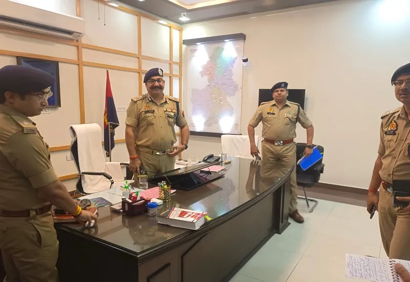 मुरादाबाद :  कांवड़ यात्रा की तैयारियों में जुटा पुलिस प्रशासन, एडीजी ने लिया सुरक्षा व्यवस्था का जायजा...अधिकारियों को दिए निर्देश 