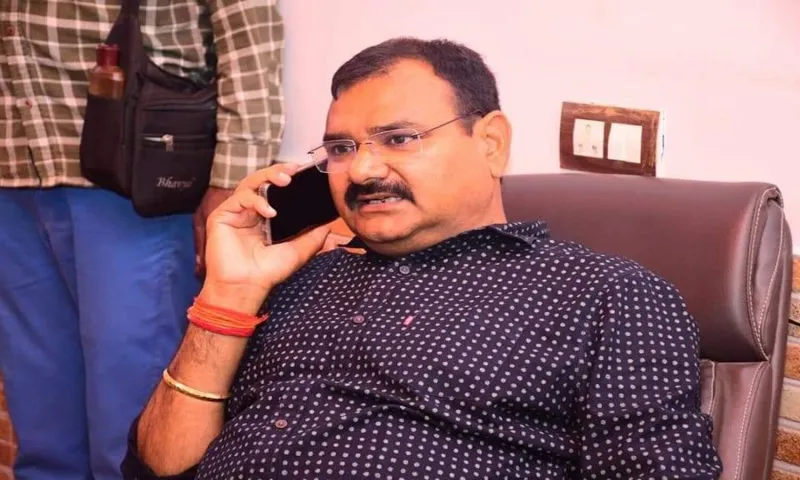 पीलीभीत: पत्नी के बीमार होने पर अमरोहा से वापस लौटे राज्यमंत्री संजय सिंह गंगवार