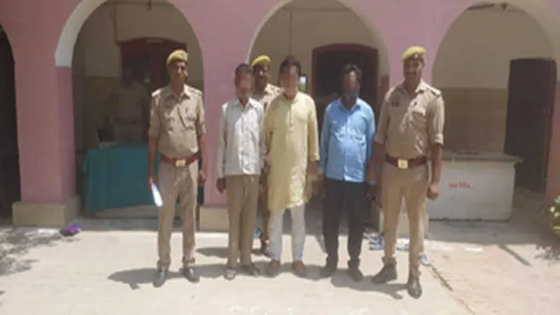 Jaunpur News: जौनपुर पुलिस ने 15 लाख के जेवरात के साथ तीन वांछितों को किया गिरफ्तार