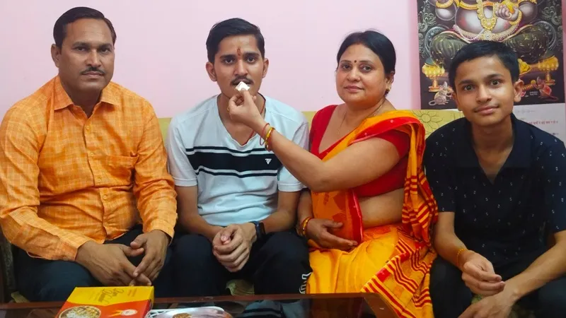 हरदोई: JEE मेंस में दीप आर्यन ने किया जिले का नाम रोशन  