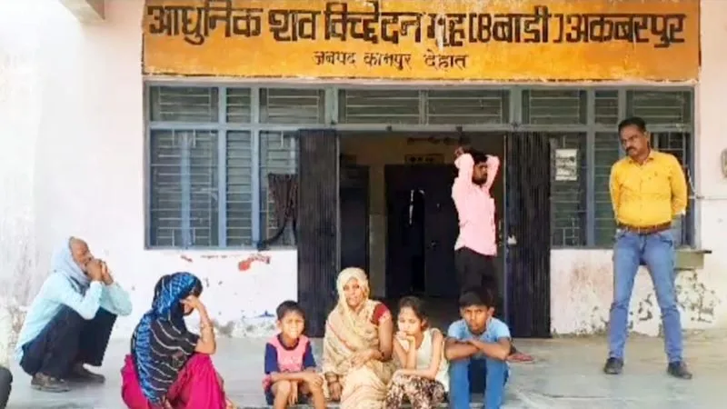रिश्तों में कत्ल : नशेबाजी में किया कांड, बेटे ने पिता को उतारा मौत के घाट, हैरान रह गए आस-पड़ोस के लोग