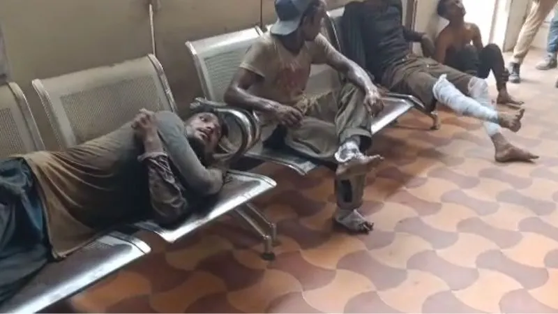 Kanpur News : कंप्रेसर फटने से कबाड़ गोदाम में लगी आग, कई धमाके हुए, चपेट में आकर नौ मजदूर झुलसे