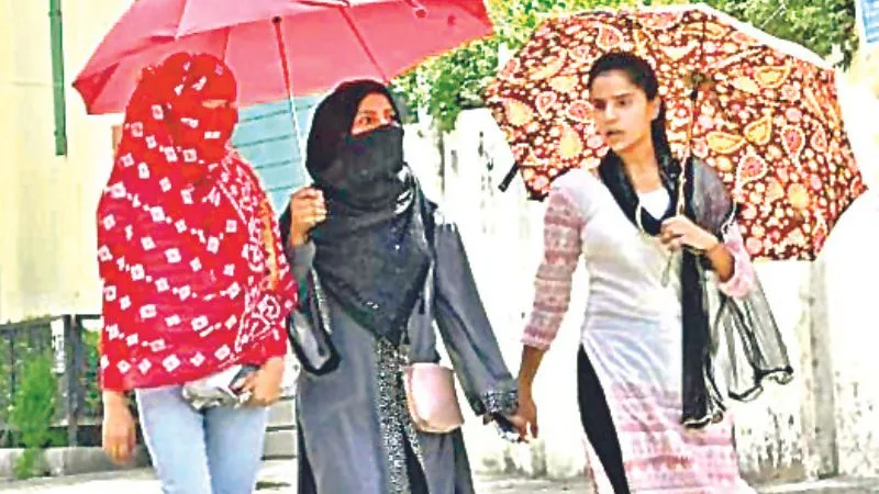 Kanpur Weather : बिपरज्वाय के असर से शहरवासियों को मिल सकती गर्मी से राहत, कल से मौसम बदलने के आसार