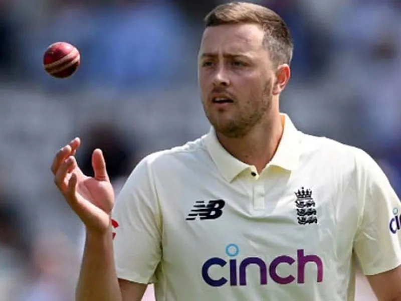 The Ashes : इंग्लैंड के तेज गेंदबाज ओली रॉबिन्सन पर बरसे ऑस्ट्रेलियाई दिग्गज, 'भूलने योग्य' क्रिकेटर करार दिया