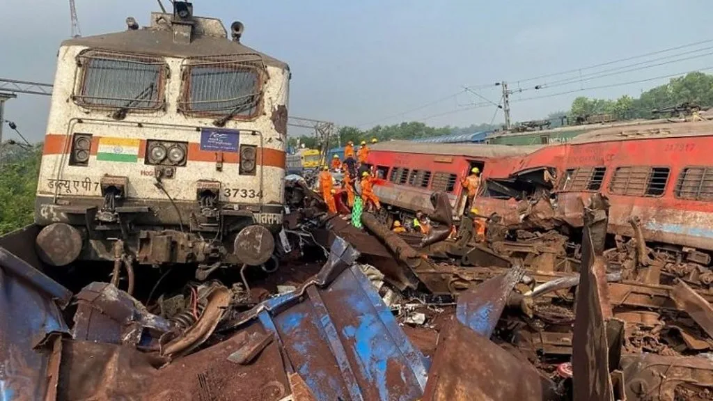 ओडिशा ट्रेन दुर्घटना: रेलवे ने दिया ‘तोड़फोड़’ और इंटरलॉकिंग प्रणाली से छेड़छाड़ की संभावना का संकेत 