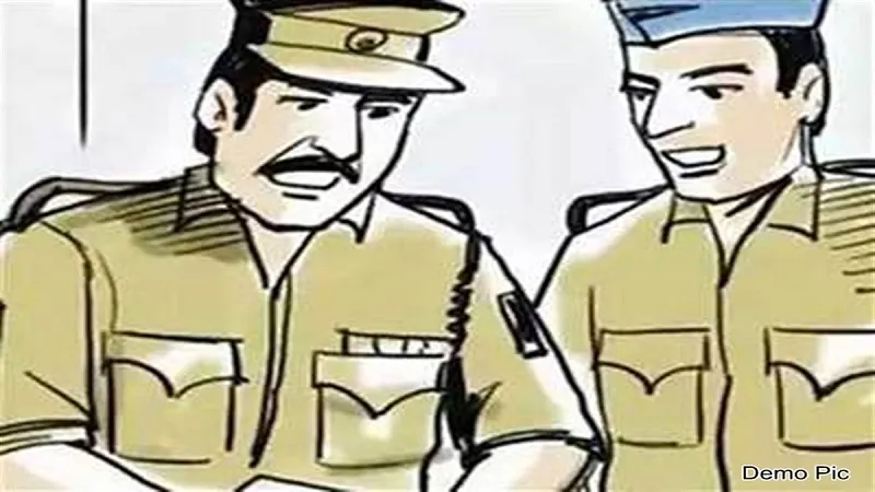अमरोहा : अस्पताल संचालकों की गिरफ्तारी के लिए पुलिस टीम के छापे