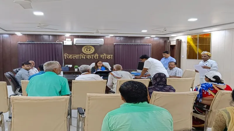 डीएम की बड़ी पहल: अभियान चलाकर निस्तारित किए जायेंगे पांच वर्ष से लंबित मामले