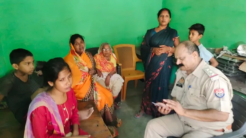 अयोध्या: रामपथ पर जेसीबी के नीचे दबने से युवक की मौत, परिजनों का रो-रोकर बुरा हाल