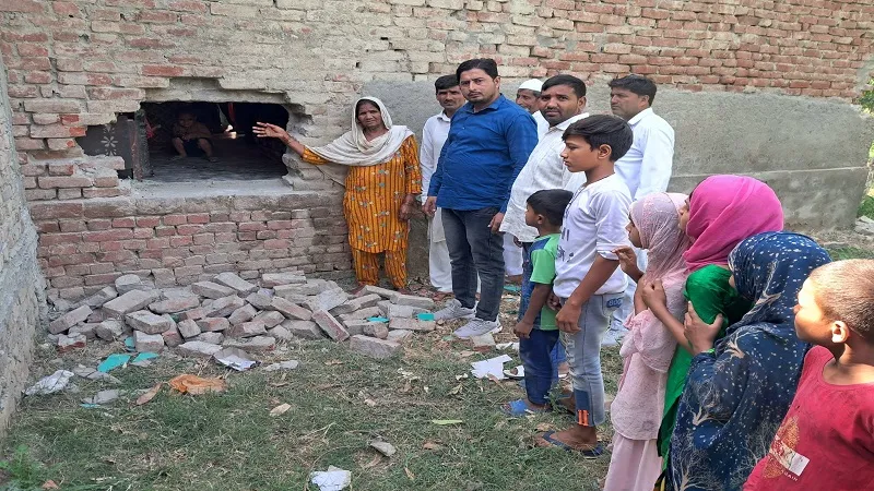 रामपुर: केमरी में सगे भाइयों के घरों में नकब लगाकर लाखों की चोरी