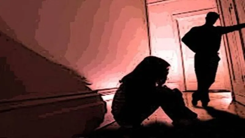 प्रशासनिक सेवा परीक्षा की तैयारी कर रही युवती से मकान मालिक ने किया रेप का प्रयास 