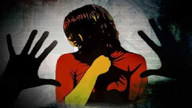 हरदोई: खाना देने जा रही किशोरी को कब्रिस्तान में खींचा, छेड़छाड़ का विरोध करने पर लात-घूंसों से पीटा