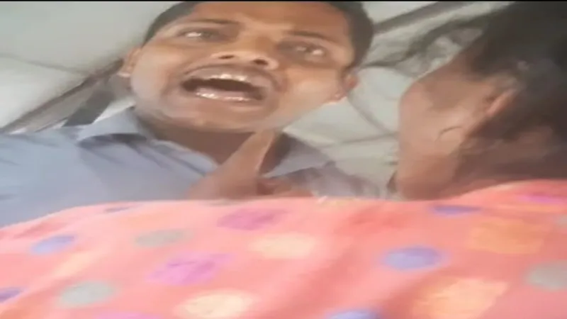 रायबरेली: बस कंडक्टर को महिला यात्री से बदसलूकी करना पड़ा भारी, हुआ बर्खास्त, देखें वीडियो