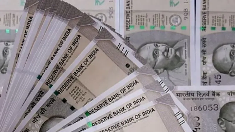 Jalaun News : दुष्कर्म पीड़िता के परिवार को पूर्व सीएम अखिलेश यादव ने भेजी 50 हजार की आर्थिक मदद