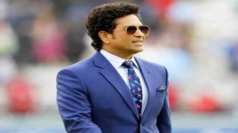 भारत के 2011.12 के आस्ट्रेलिया दौरे पर चोटिल अंगूठे के साथ खेले थे  सचिन तेंदुलकर