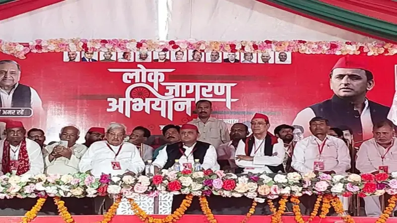 सीतापुर: अखिलेश यादव के सुरक्षाकर्मियों ने कार्यकर्ताओं के साथ की धक्का-मुक्की