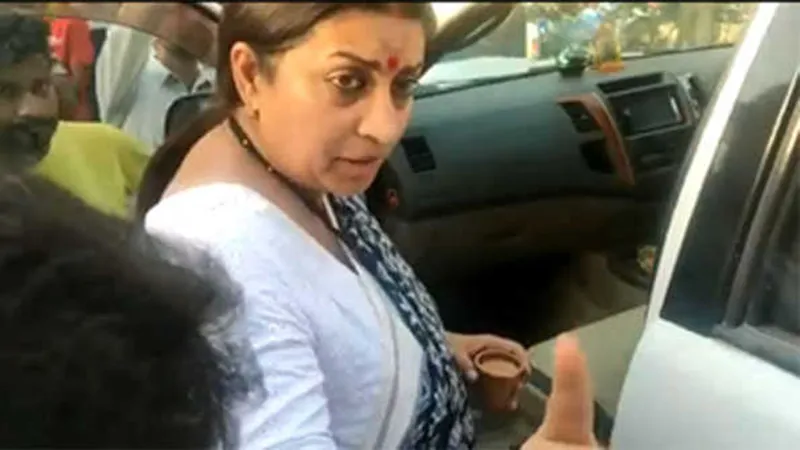 स्मृति ईरानी ने कसा तंज, कहा- मोहब्बत की दुकान खोलने वाली कांग्रेस राजनीति नहीं व्यवसाय करती है