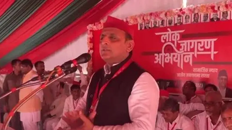 नैमिषारण्य में गरजे अखिलेश, भाजपा को दी चुनौती, यूपी पुलिस पर साधा निशाना, कहा- सांड संभाल रहे ट्रैफिक व्यवस्था 