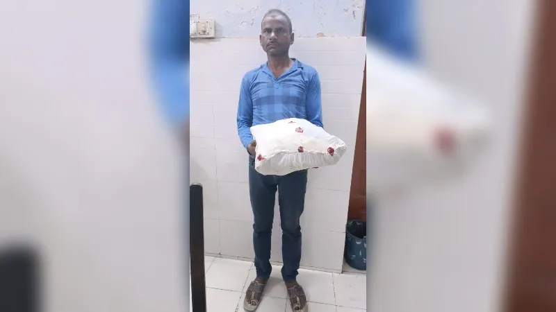 STF और कानपुर पुलिस ने चरस के साथ एक आरोपी को दबोचा, अन्तर्राष्ट्रीय बाजार में कीमत लगभग 60 लाख रूपये