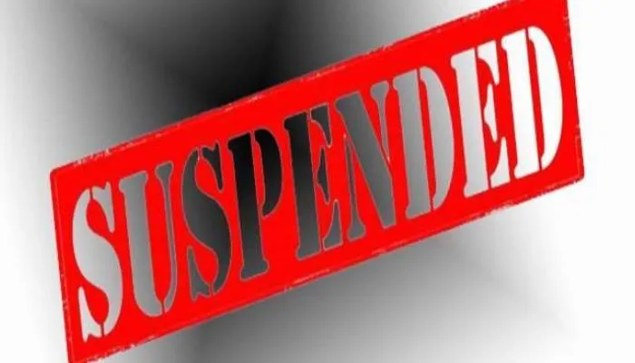 Kanpur Dehat: PWD दफ्तर में पी रहे थे शराब, वीडियो हुआ वायरल, प्रशासनिक अधिकारी निलंबित, जानें- पूरा मामला