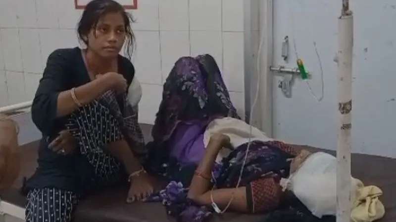 Unnao News : युवक ने पत्नी व सास पर तलवार से किया वार, अस्पताल में दोनों का इलाज जारी, जानें- पूरा मामला
