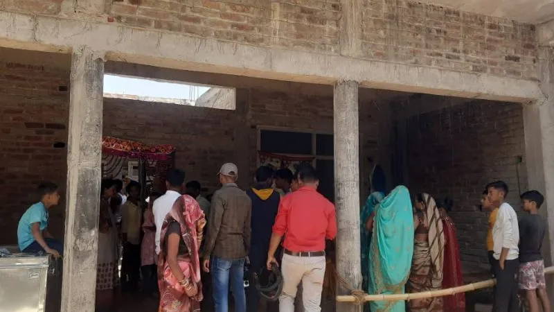 Unnao: शादी वाले घर में फूड प्वाइजनिंग, 28 महिलाओं की हालत बिगड़ी, लोगों ने खाने में छिपकली गिरने की जताई आशंका