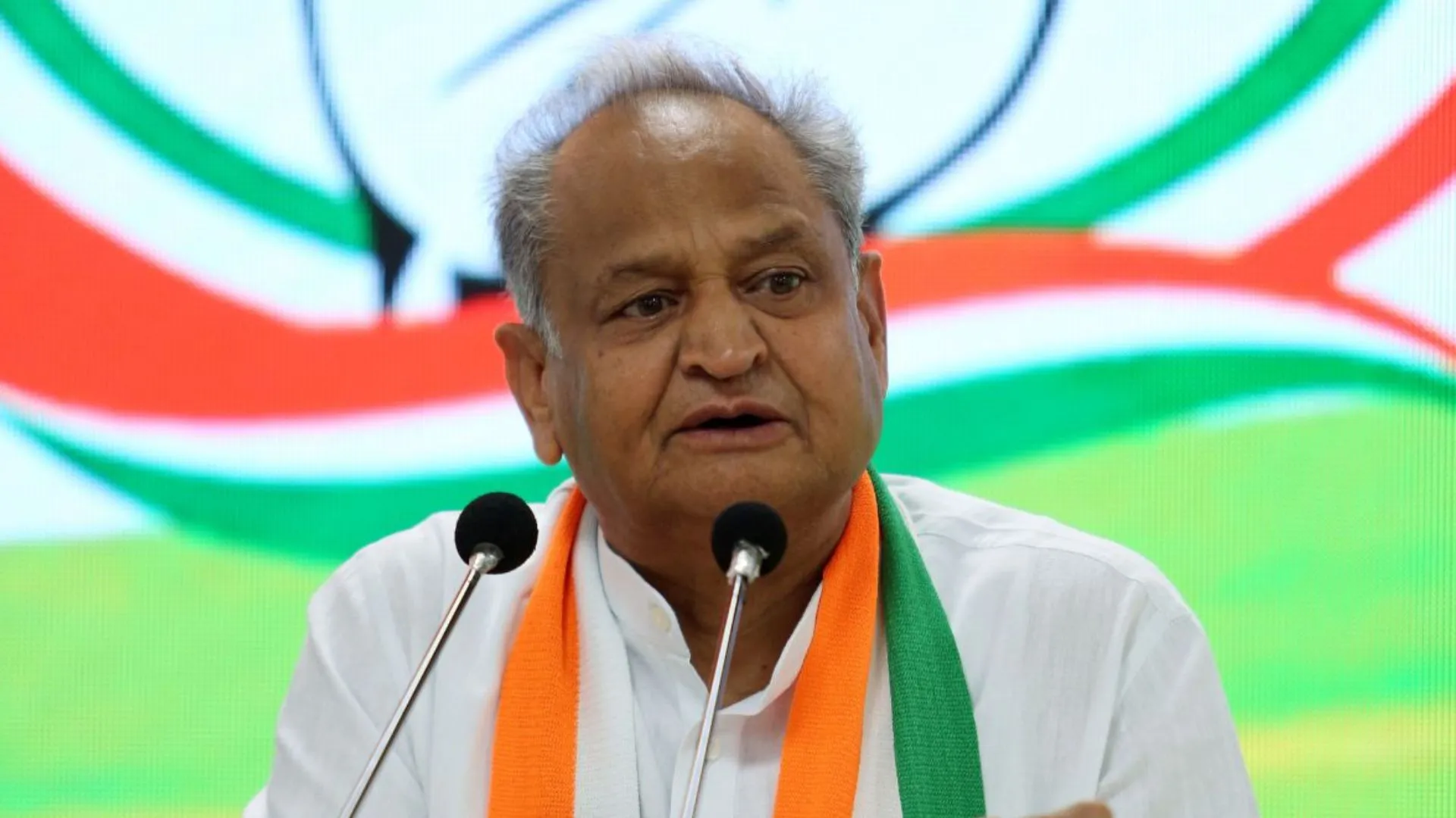 CM गहलोत का बड़ा ऐलान, राजस्‍थान में हर महीने पहली 100 यूनिट बिजली मुफ्त