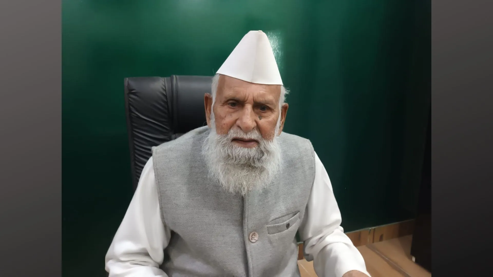 संभल: देश में मुस्लिमों व दलितों पर हो रहा जुल्म- डा. शफीकुर्रहमान बर्क