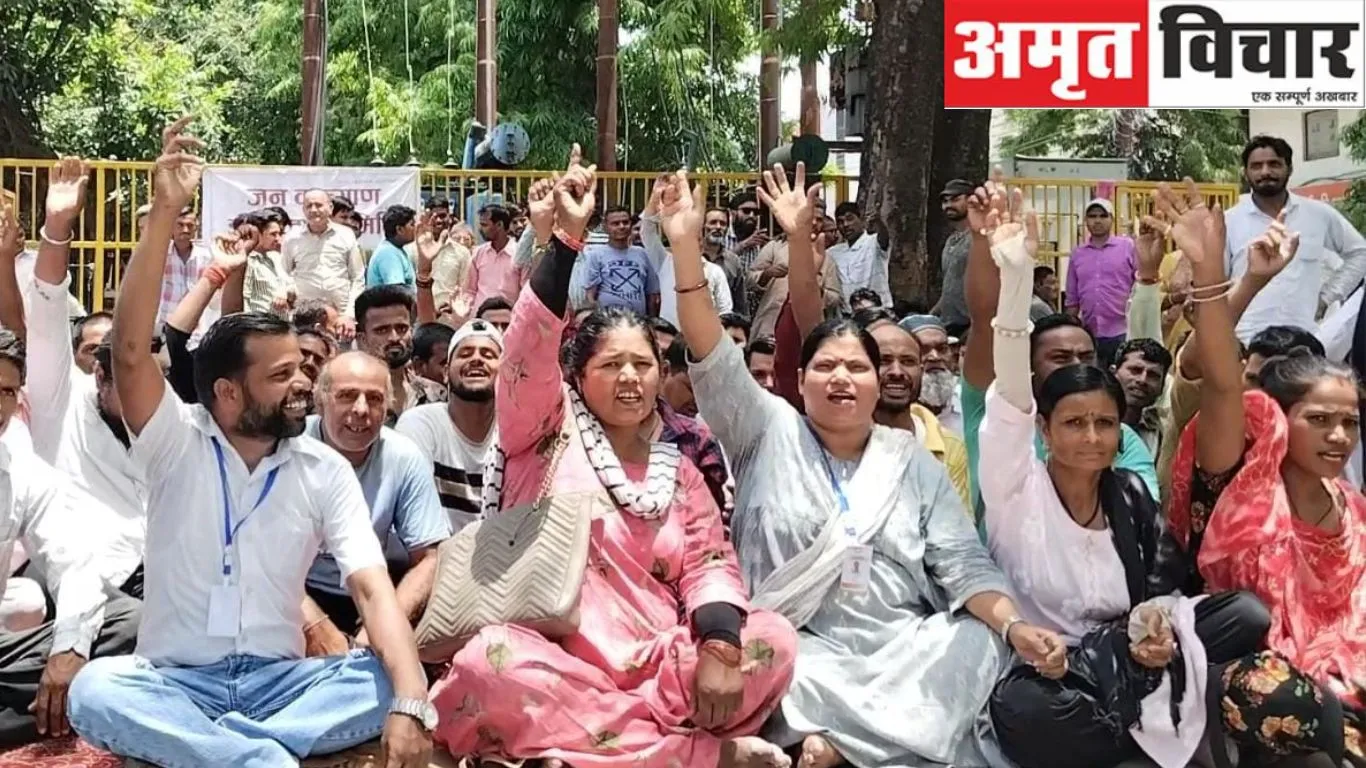 Haldwani News: प्रशासन के खिलाफ लामबंद हुए ईरिक्शा चालक, जाहिर किया विरोध, कोर्ट जाने की कही बात, जानें ऐसा क्यों... 