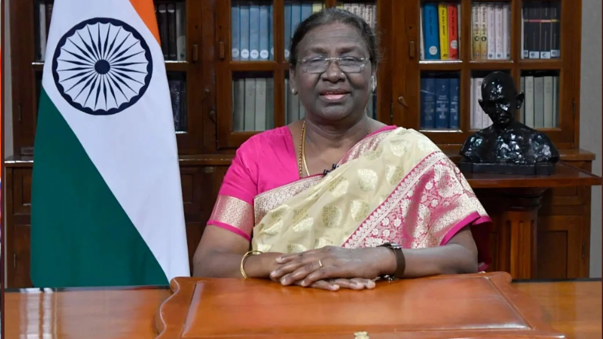 राष्ट्रपति मुर्मू ने सूरीनाम के प्रवासी भारतीयों के लिए ओआईसी कार्ड नियमों में छूट की घोषणा की