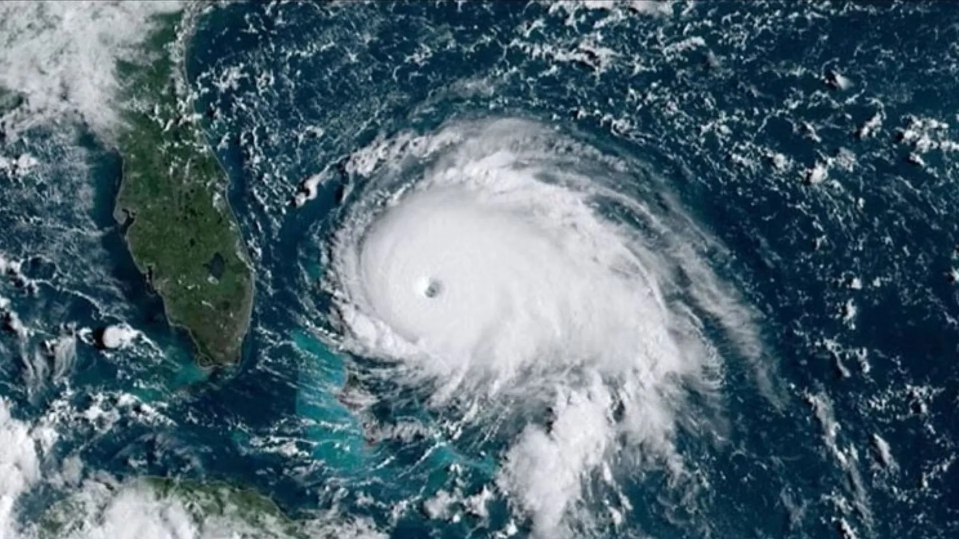 भारत-पाकिस्तान समेत इन देशों पर 3 दिन भारी, 'बिपरजॉय' का खतरा पकड़ रहा रफ्तार