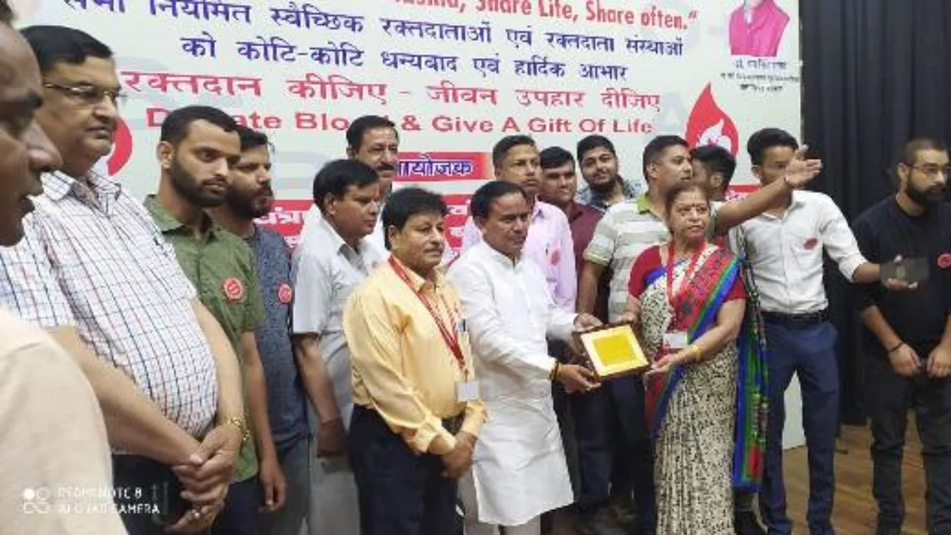 देहरादूनः चिकित्सा स्वास्थ्य मंत्री डॉ. धन सिंह रावत बोले- सूबे में बनेंगे रक्तदाता मॉडल कॉलेज व मॉडल विलेज