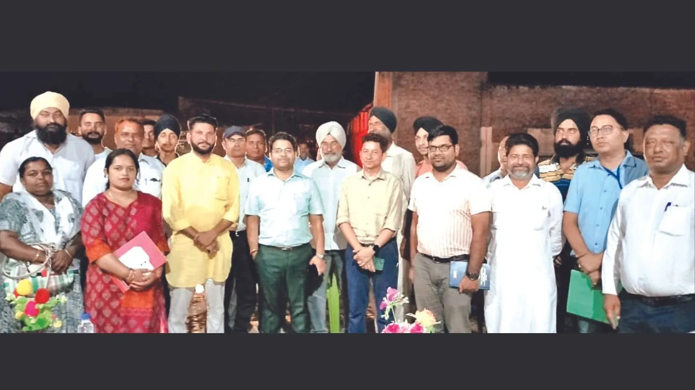 खटीमा:  ग्रामीणों ने की परवीन नदी पर पुल निर्माण की मांग, सीडीओ ने समस्याओं के निदान का दिया आश्वासन 