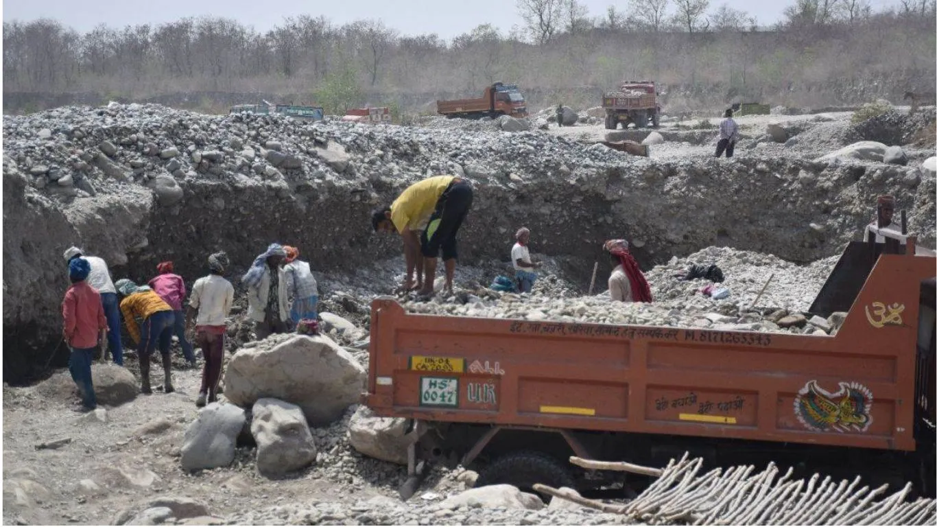 हल्द्वानीः अवकाश में भी होंगे गौला के खनन वाहन सरेंडर, दो दिन बाद समाप्त हो रही है गौला की खनन अवधि