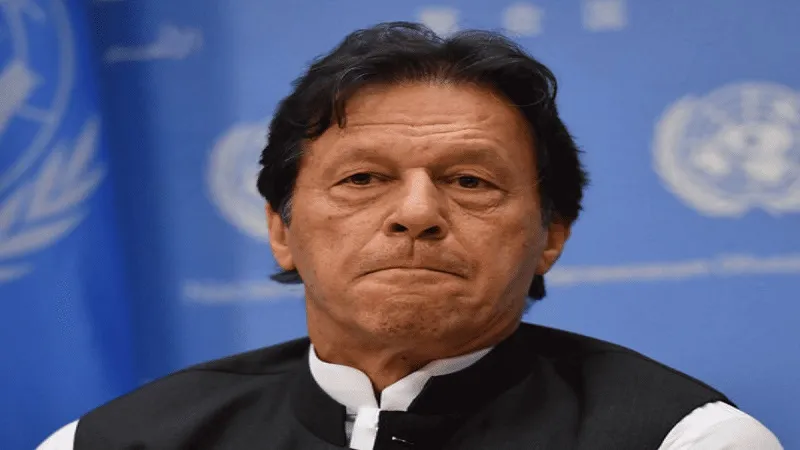 भले ही वे मुझे जेल में डाल दें, तब भी समर्पण नहीं करूंगा: Imran Khan 