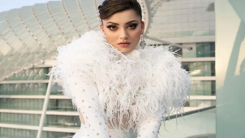 Urvashi Rautela ने खरीदा आलिशान बंगला,  कीमत जान छूट जाएंगे पसीने