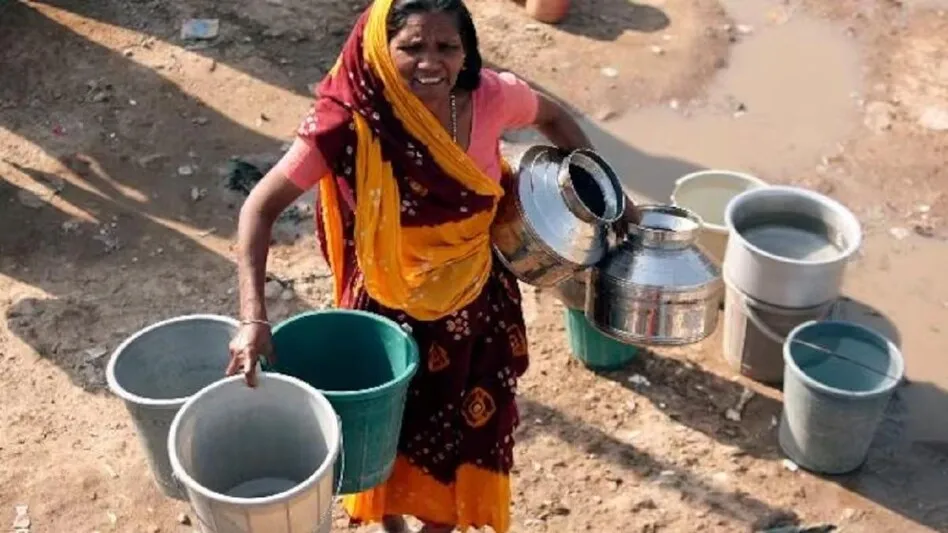 हल्द्वानी: राजपुरा के लोग पानी के लिए तरसे, ईई का घेराव किया