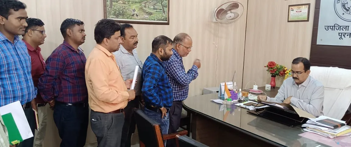 पीलीभीत: पूरनपुर पुलिस के खिलाफ लामबंद हुए लेखपाल, आंदोलन की दी चेतावनी 