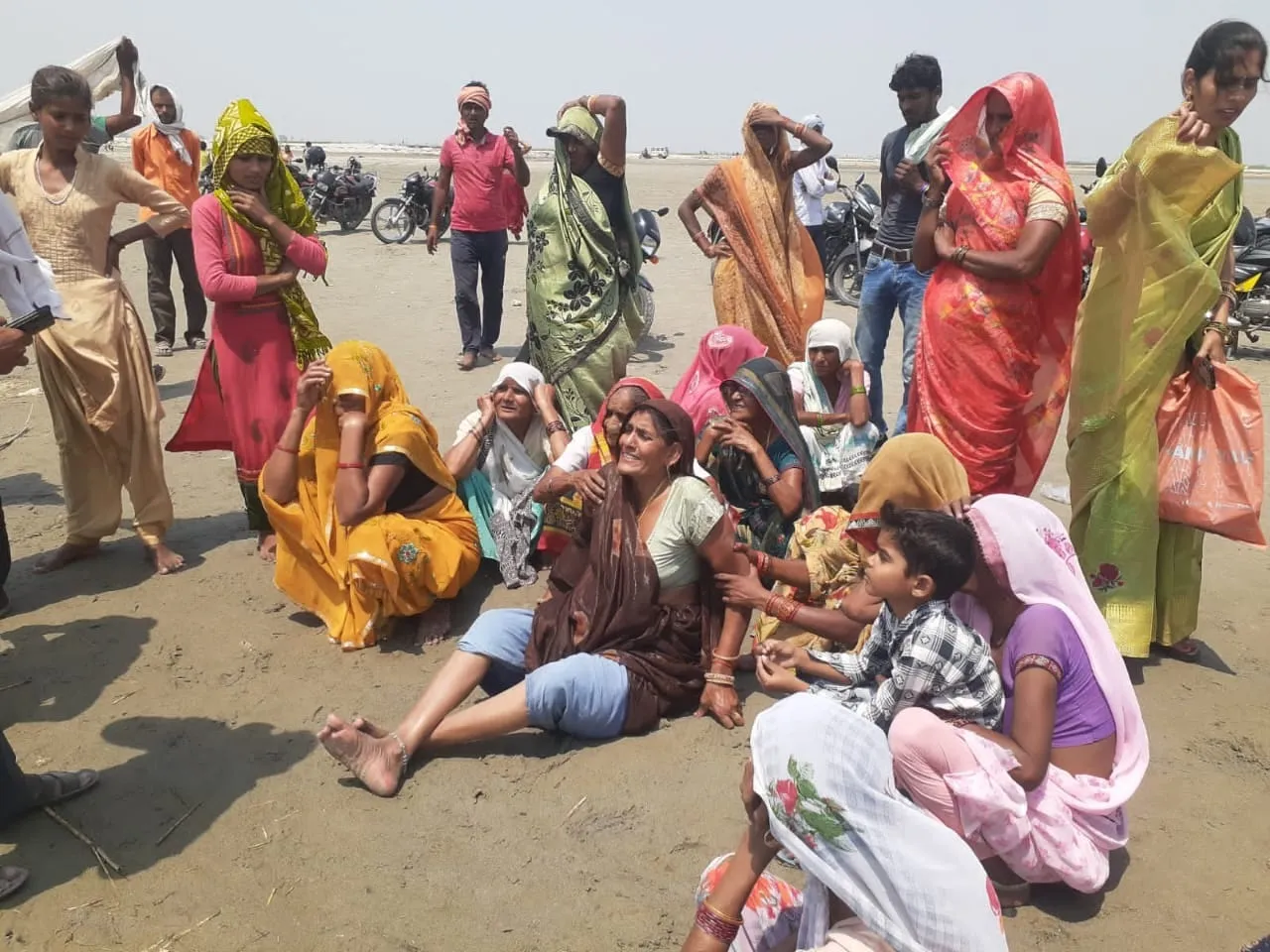 संभल: गंगा में दो किशोरों समेत तीन डूबे, तलाश में जुटे गोताखोर