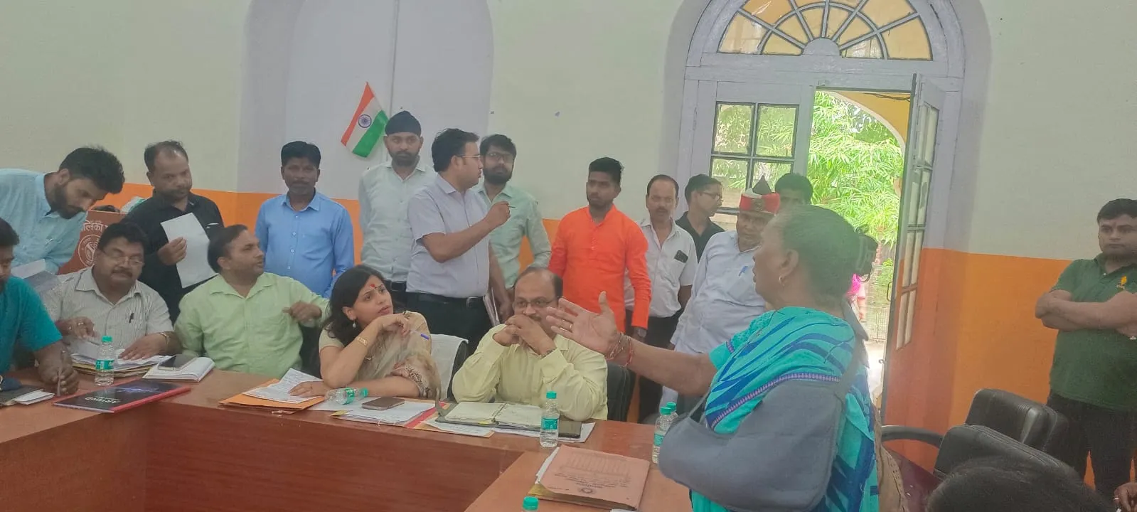 पीलीभीत: बोर्ड की पहली बैठक में क्यों गुस्साईं वरिष्ठ भाजपा सभासद?, जानिए पूरा मामला 