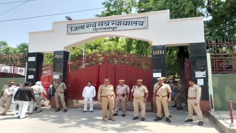 सुलतानपुर: दीवानी में कड़ी सुरक्षा व्यवस्था, न्यायिक कार्य से विरत रहे अधिवक्ता 