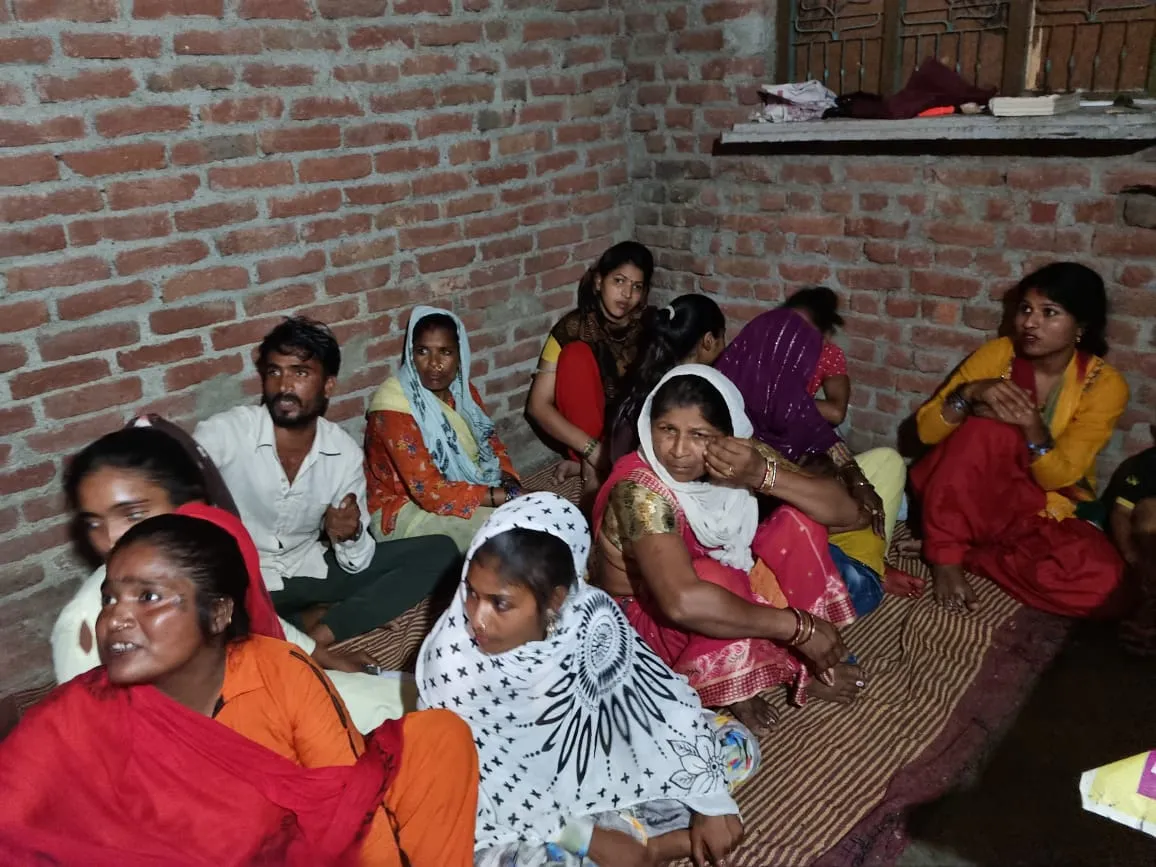 पीलीभीत: बंद कमरे में चल रही थी धर्म परिवर्तन की तैयारी, हिंदू संगठनों का हंगामा..जानिए पूरा मामला