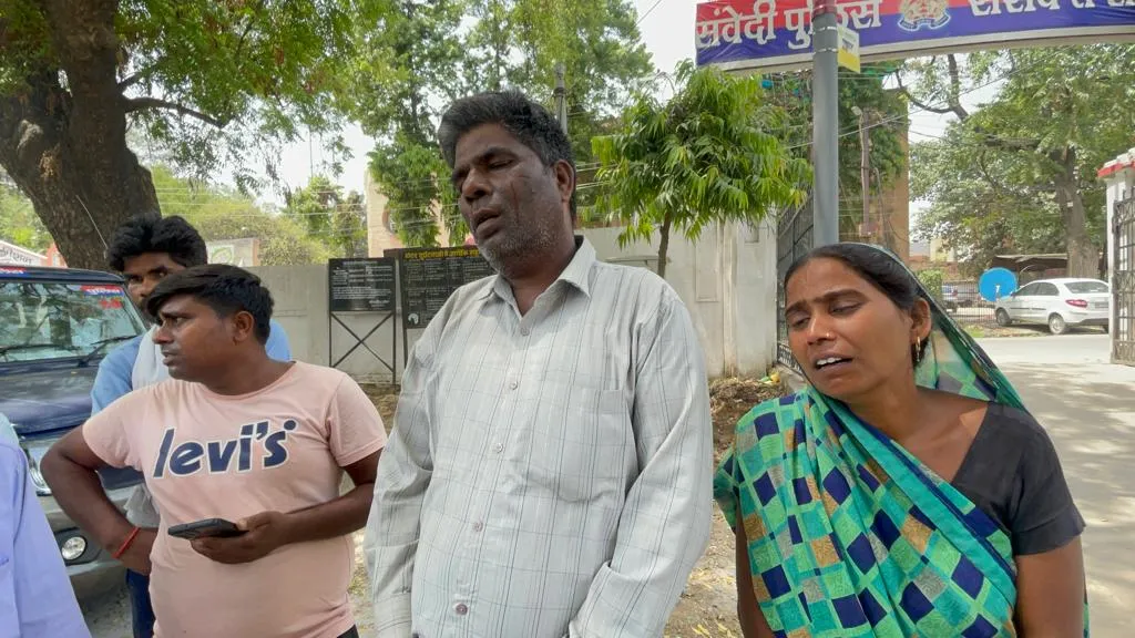 बरेली: न्याय के लिए दर-दर भटक रहा पिता, SSP से बोला-  बेटे को दबंगों ने मार दिया जहर देकर