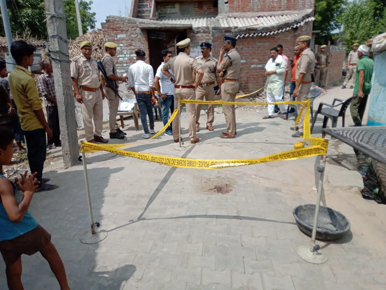 पीलीभीत: पहले युवती को मारी गोली, फिर घर जाकर की खुदकुशी..जानिए पूरा मामला 