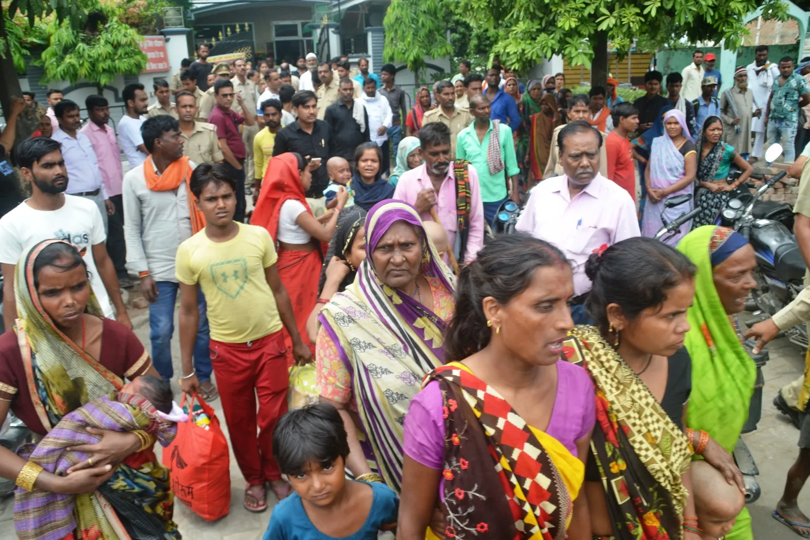 पीलीभीत: प्रसव के बाद महिला की मौत पर निजी अस्पताल में हंगामा..जानिए पूरा मामला 